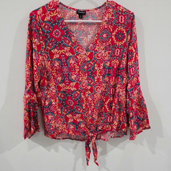 torrid Tops - Torrid Womens Top Size 00 Medium Red Medallion Floral Tie Front Bell Sleeve